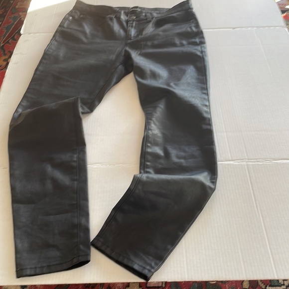 Eileen Fisher Faux Leather Black size M 12 Pant Like Brand New - Picture 1 of 13